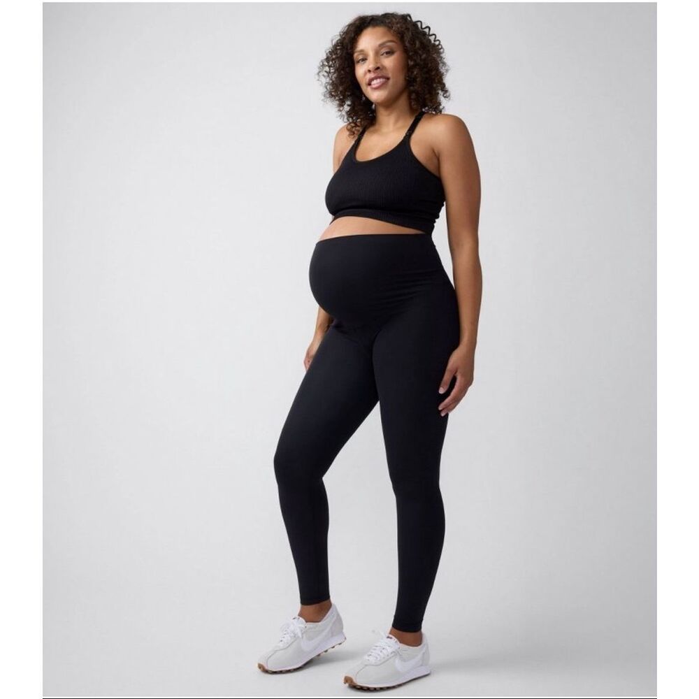 Ingrid and Isabel Black Maternity and Postpartum Leggings With Pockets